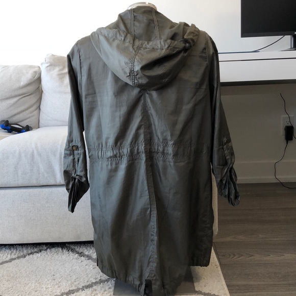 New Look Windbreaker - Picture 2 of 3